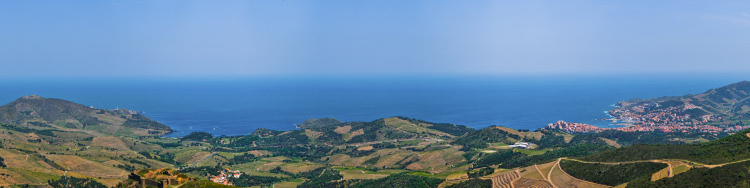 Blick
                                          über die Cote Vermeille von
                                          Argeles Plage, St.Elme, Port
                                          Vendres, Cap Béar,
                                          Banyuls-sur-Mer, Roussillon,
                                          Südfrankreich