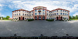 Mainau 2015 im
                                                  Schlosshof