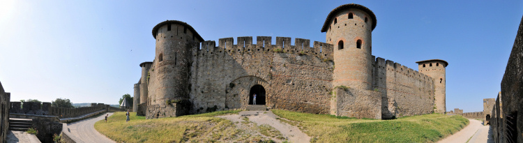 Zwischen den Mauern von
                                          Carcassonne